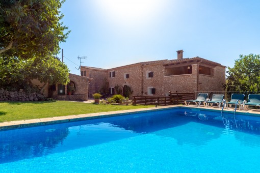 Spacious finca near Santanyi with pool and touristic rental licence