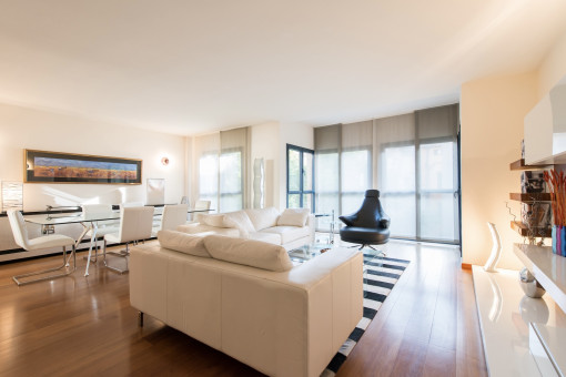 Spacious apartment with covered terrace right by the famous Ramblas of Palma