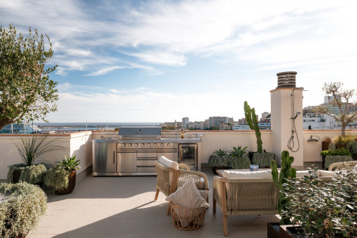 Luxury Penthouse with Private Roof Terrace & Spectacular Sea Views on the Paseo Marítimo