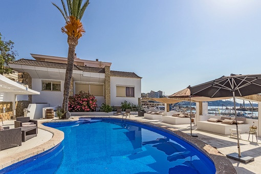 Furnished semi-detached house at the sea front in Cala Mayor with fantastic views