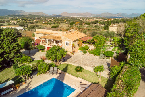 Natural-stone finca with panoramic views over the area around Alcudia, only 10 minutes drive from the harbour