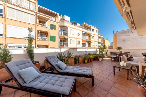 Sunny duplex penthouse-apartment with terrace only a few minutes from the old town of Palma