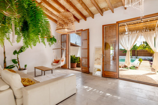 Beautiful, high-quality renovated villa with...