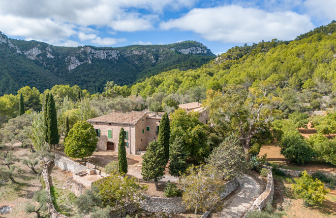 Historic manor-house surrounded by nature near...