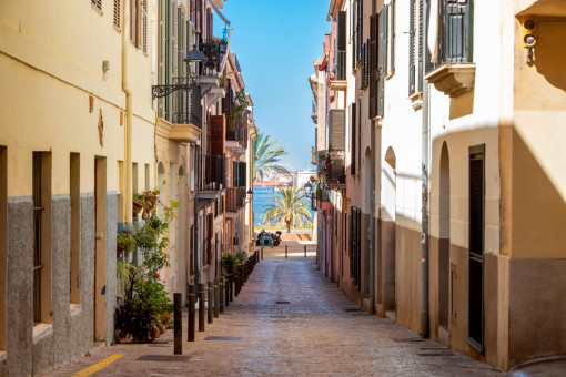 Mediterranean Charm in Calatrava – A Small Gem with Lateral Sea Views and a Big Soul
