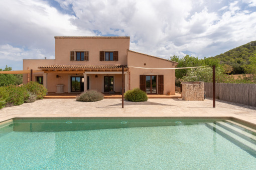 Authentic finca with stunning panoramic views near Cas Concos