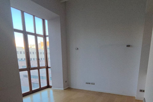 Bright, Modern Apartment with Underground Parking in Palma