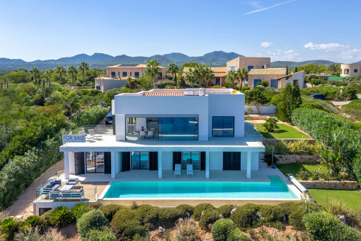 Exclusive modern villa in first sea line - Cala Murada