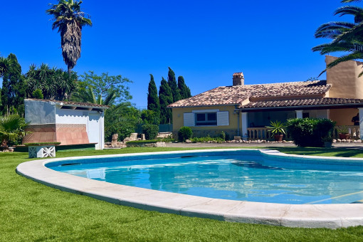 Modern finca in Llucmajor with pool and guest house