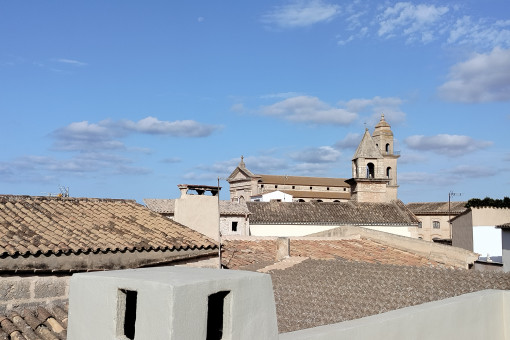 Centrally located townhouse in Ses Salinas with a beautiful rooftop terrace offering panoramic views